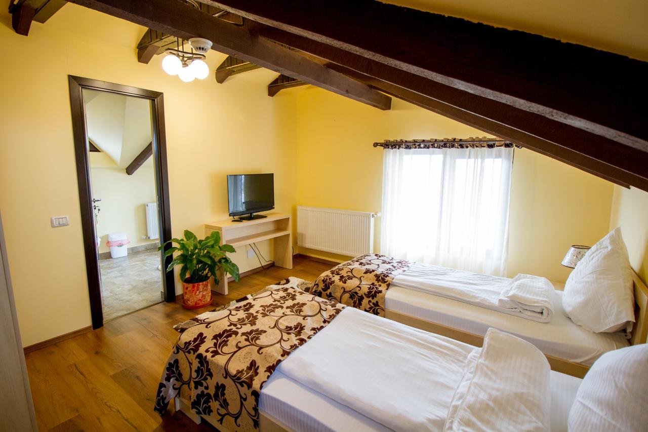 Green Garden Resort Odobesti Δωμάτιο φωτογραφία